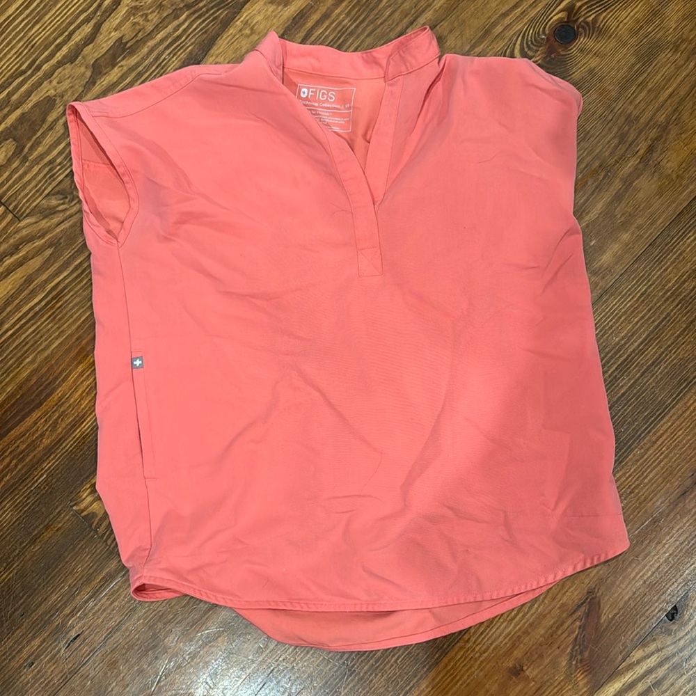 Rafaela xs figs pink scrub top